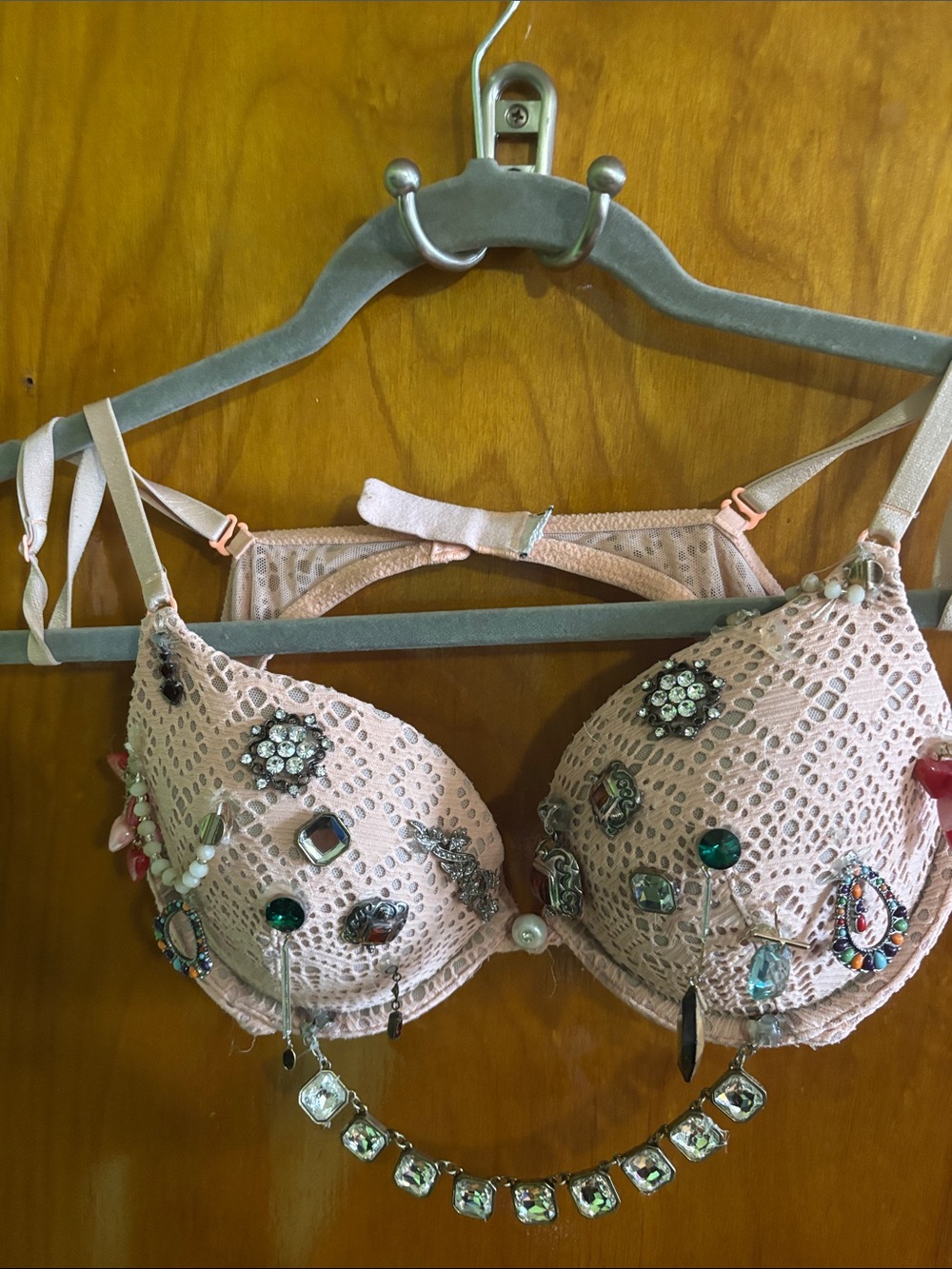 Embellished glam, peach lace bra